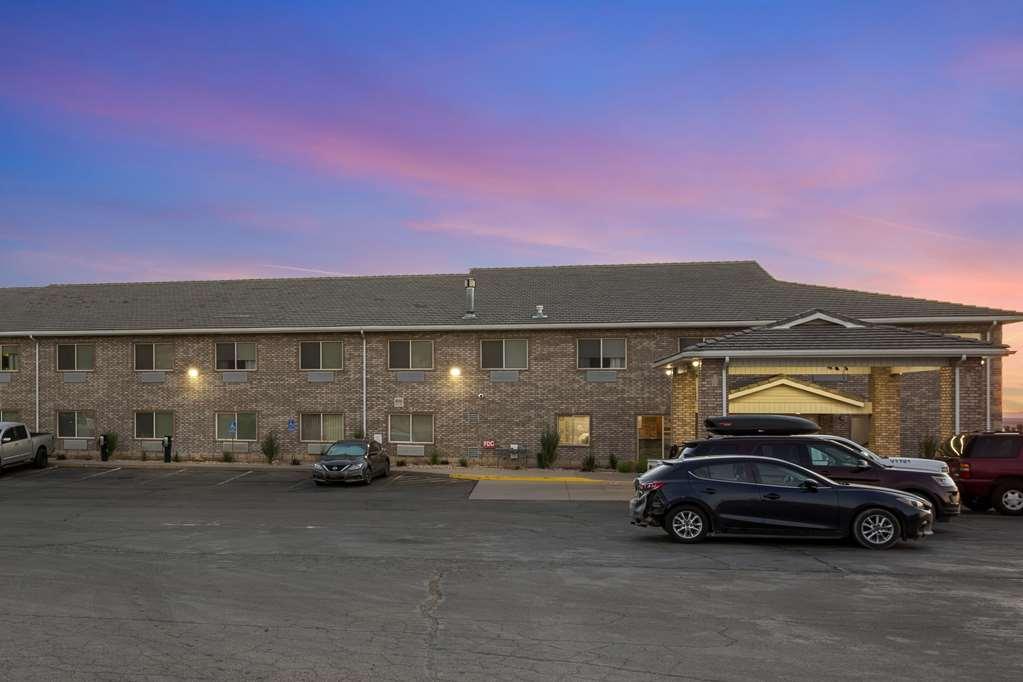 Quality Inn & Suites Fillmore I-15 Exterior photo