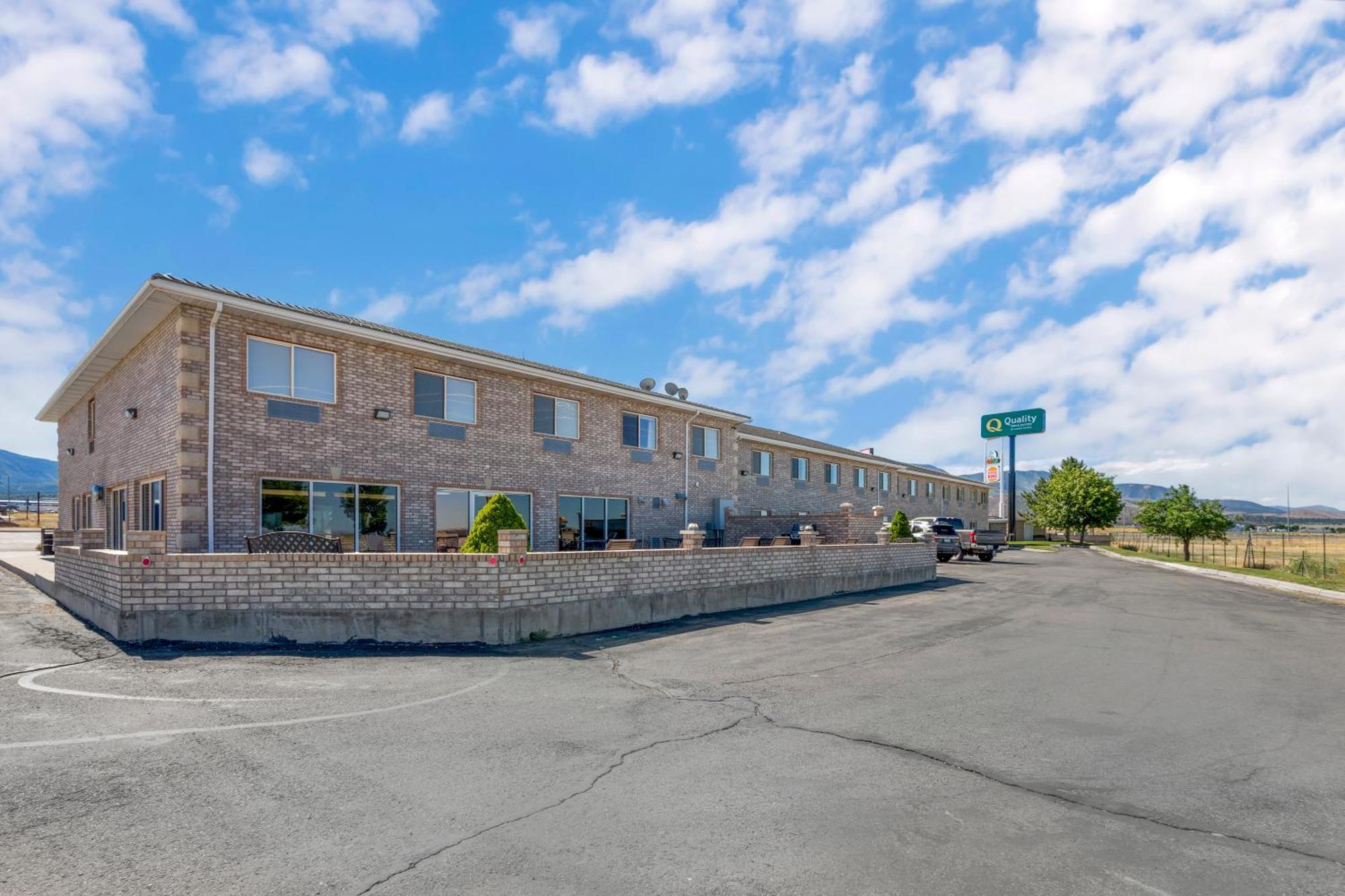 Quality Inn & Suites Fillmore I-15 Exterior photo